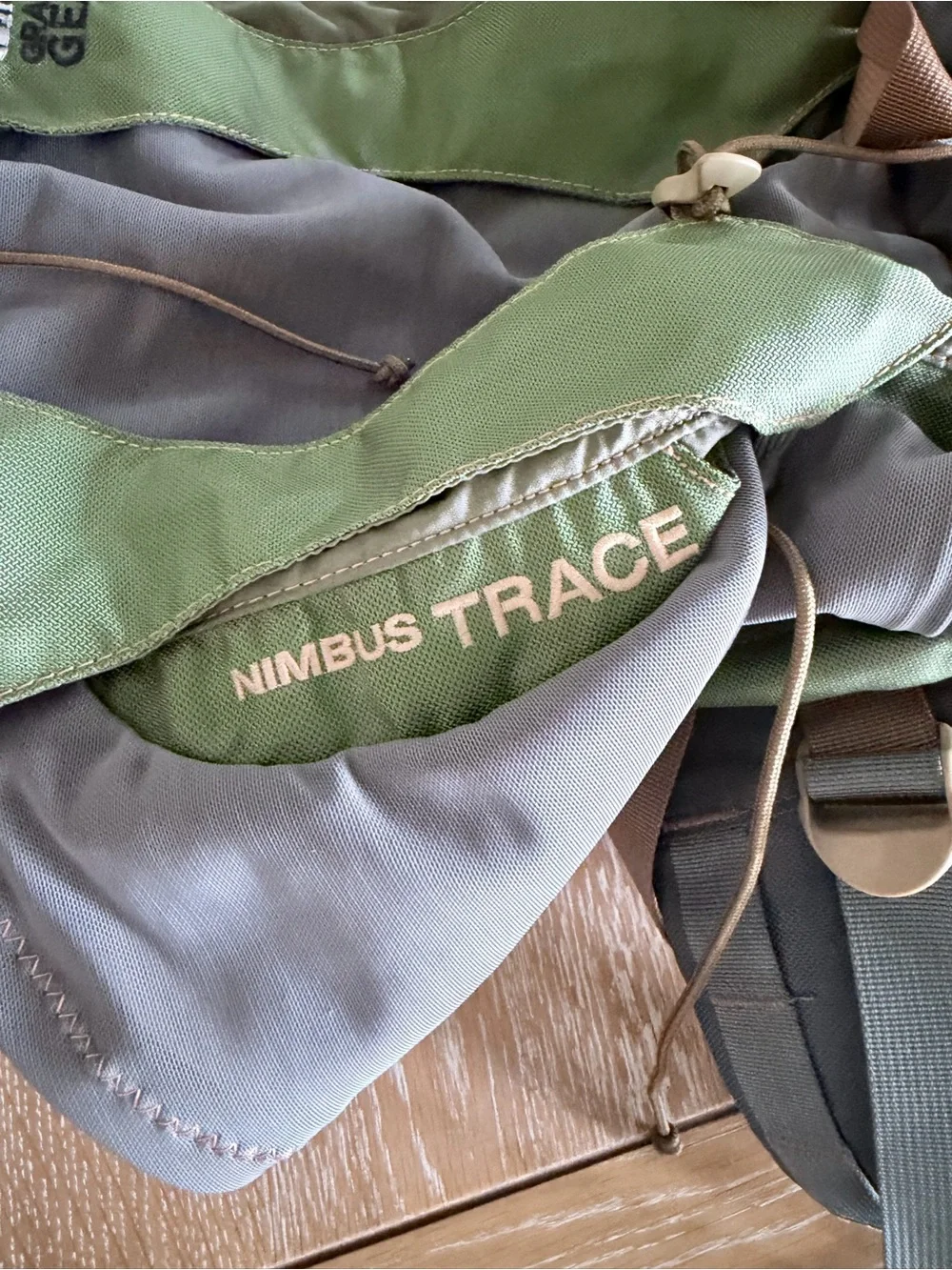 Granite Gear Nimbus Trace Green and Gray Hiking Backpack Mens M-EUC